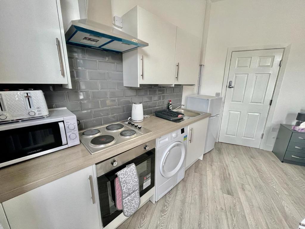 Cheerful 1 Bed Apartment Cardiff City Centre - Penarth Rd 외부 사진
